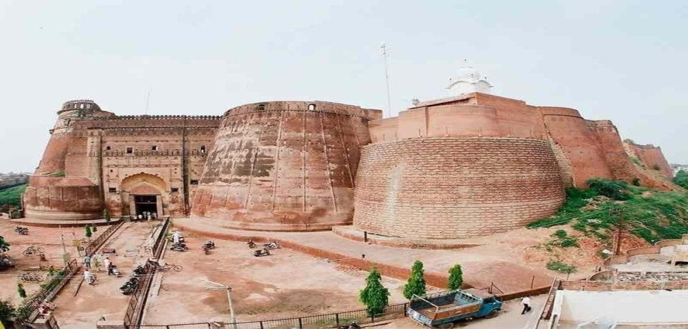 https://api.cabexpresso.com/media/destination_images/Bathinda.jpg.jpg