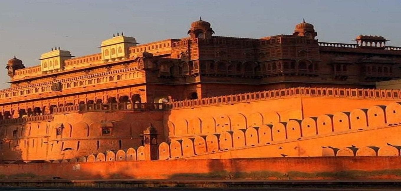 https://api.cabexpresso.com/media/destination_images/Bikaner.jpg.jpg