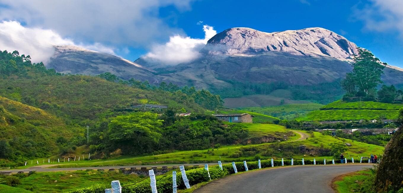 https://api.cabexpresso.com/media/destination_images/Munnar.jpg.jpg