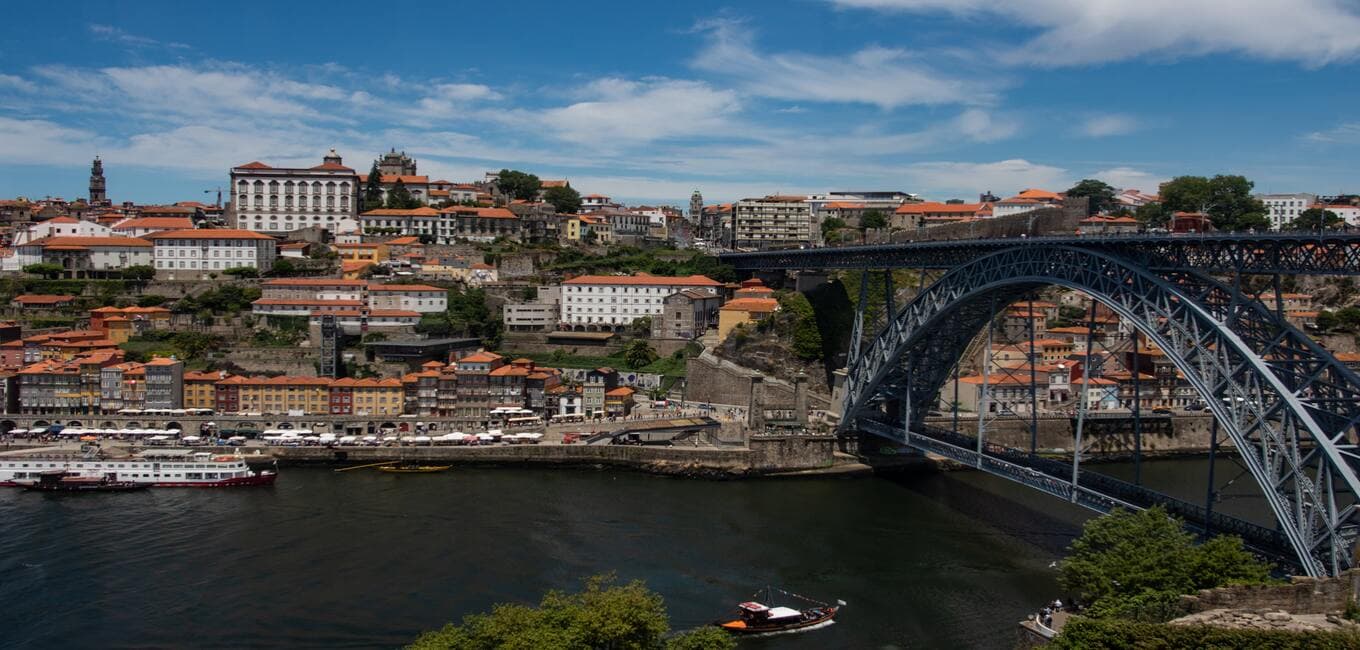 https://api.cabexpresso.com/media/destination_images/PORTO.jpg