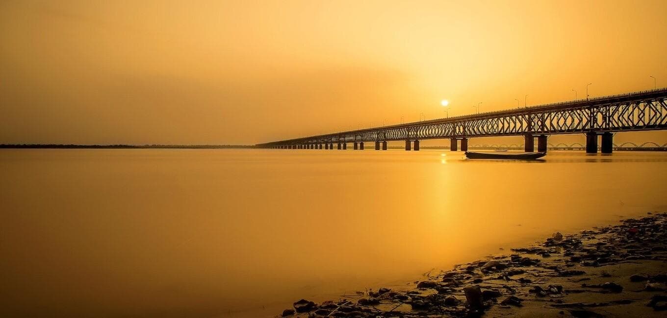 https://api.cabexpresso.com/media/destination_images/Rajahmundry.jpg.jpg