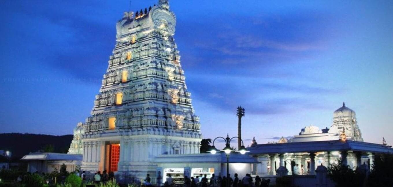 https://api.cabexpresso.com/media/destination_images/Tirupati.jpg.jpg