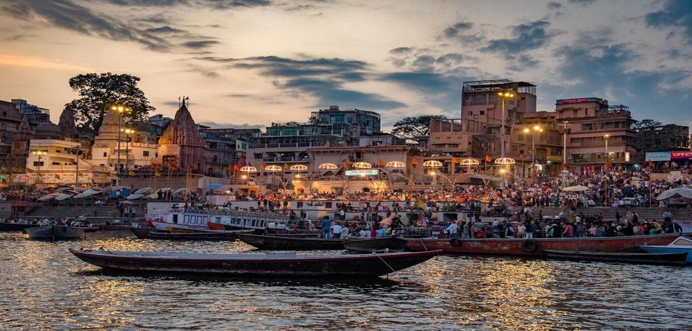 https://api.cabexpresso.com/media/destination_images/Varanasi.jpg.jpg