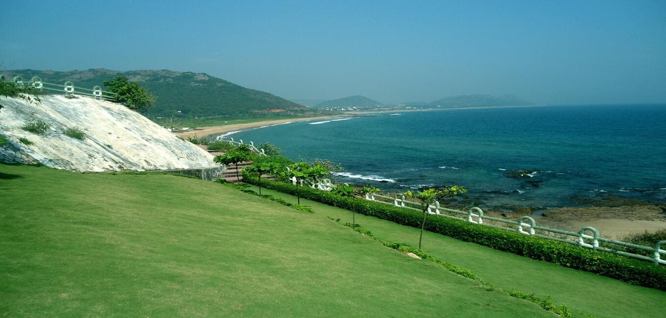 https://api.cabexpresso.com/media/destination_images/Visakhapatnam.jpg.jpg